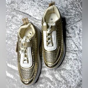 Textured Thick Sole Sneaker